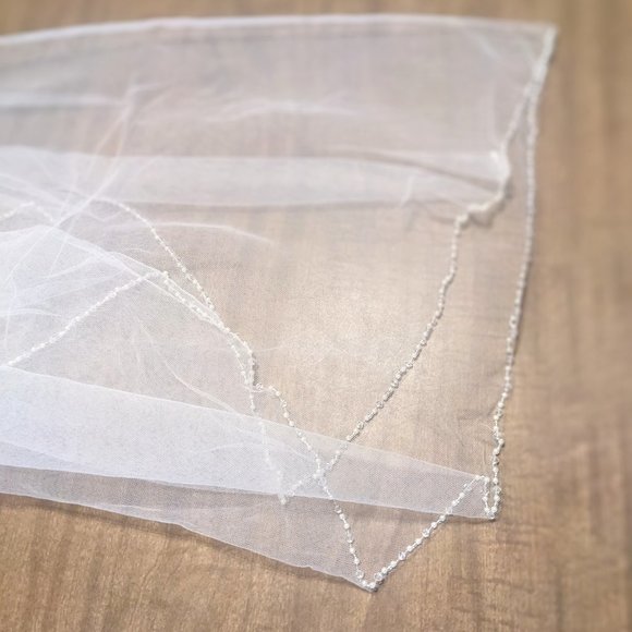 David's Bridal Pearl and Bead Veil V563 Ivory - Picture 8 of 15